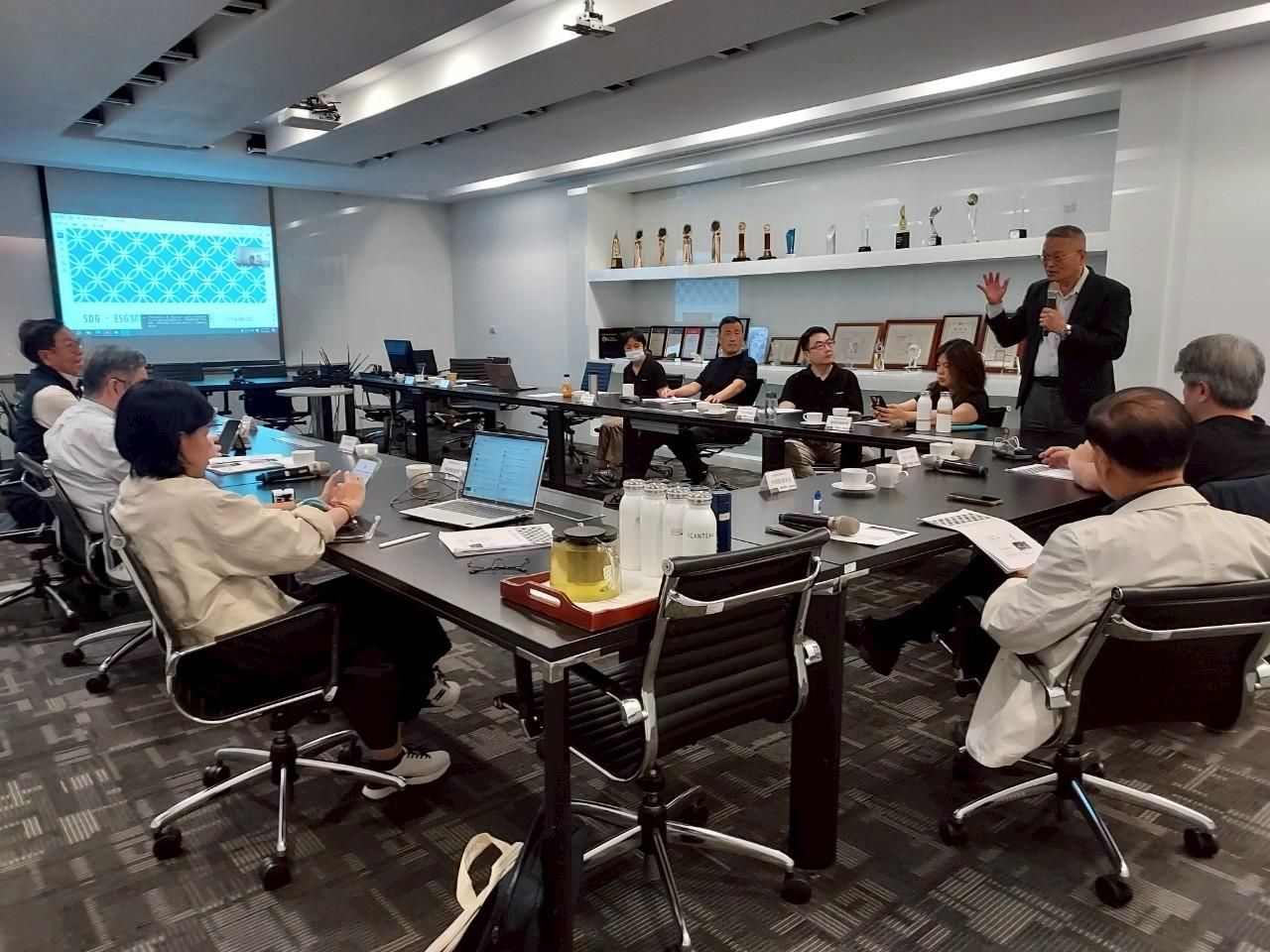 2025董監事認證課程(詩肯股份有限公司)企業文化與永續策略融合：邁向中道治理的新典範